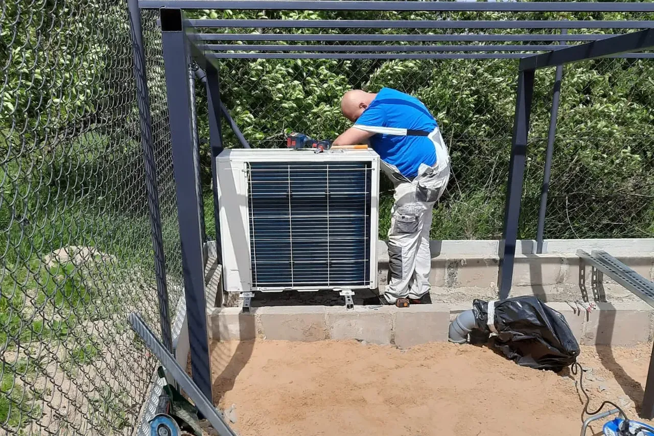 Montaż jednostki zewnętrznej klimatyzacji